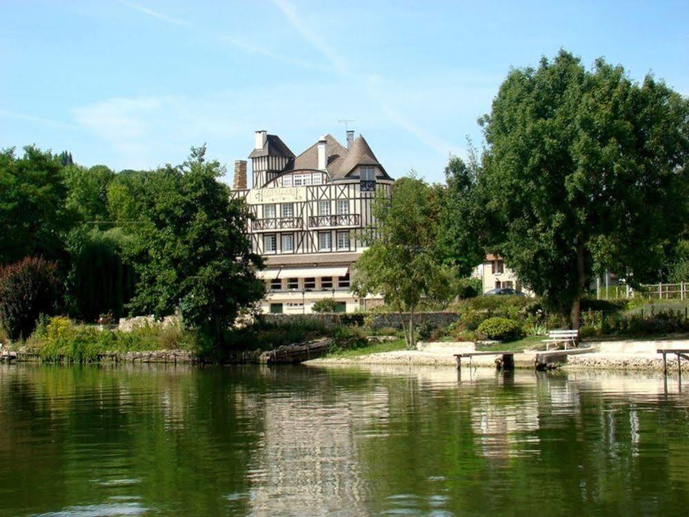 Hostellerie Saint Pierre Exterior foto